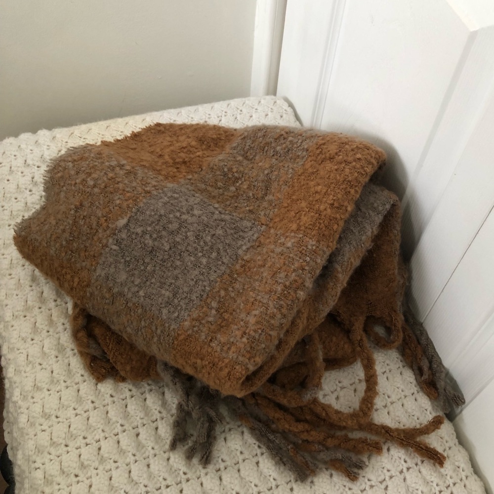 Brown nude scarf